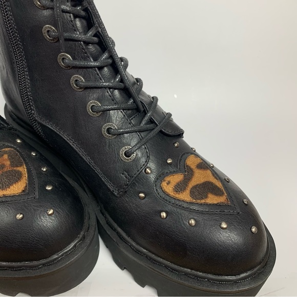 Dolls Kill Cheetah Heart Combat Boots BRAND NEW SIZE 6 - Picture 3 of 9